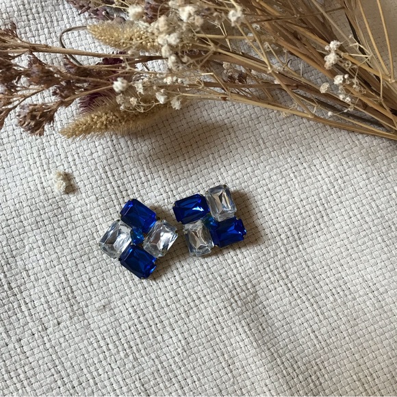 Vintage 60s Clip-on Earrings Cobalt Blue & Aurora Borealis Rhinestone β¨ - Picture 3 of 4